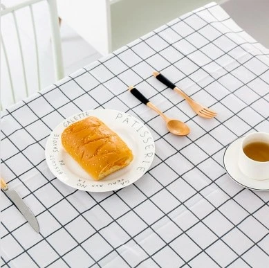 plastic table cloth2